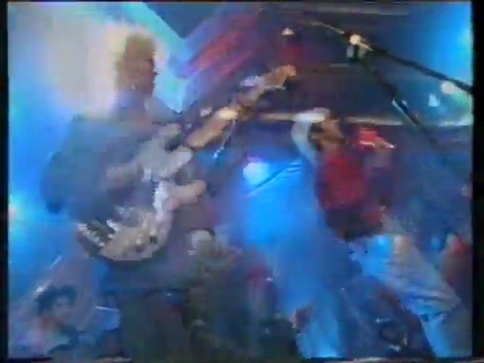 Kajagoogoo - Too Shy ( TOTP2)