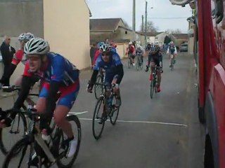 Arrivée des 3ème Cat. à Maillé 2012