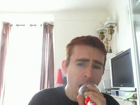 Wiwi égratigne je n'ai jamais aimé comme je t'aime