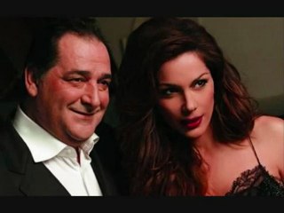 Vasilis Karras vs Despina Vandi - Axaristi kai alitissa