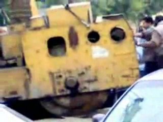 Asfalt silindiri vinçten düşerse www.kumanda.org