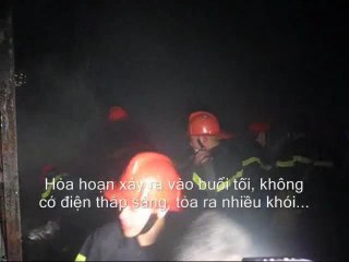 Cháy đùng đùng dưới gầm cầu Vĩnh Tuy