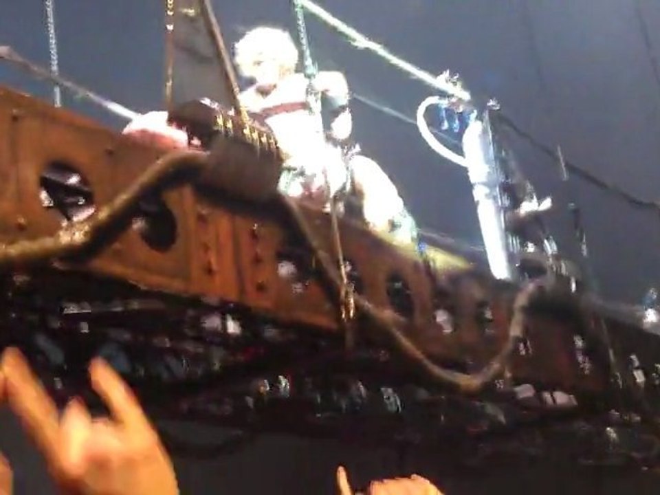 RAMMSTEIN Paris Bercy 06032012 Bück Dich (début) depuis la fosse