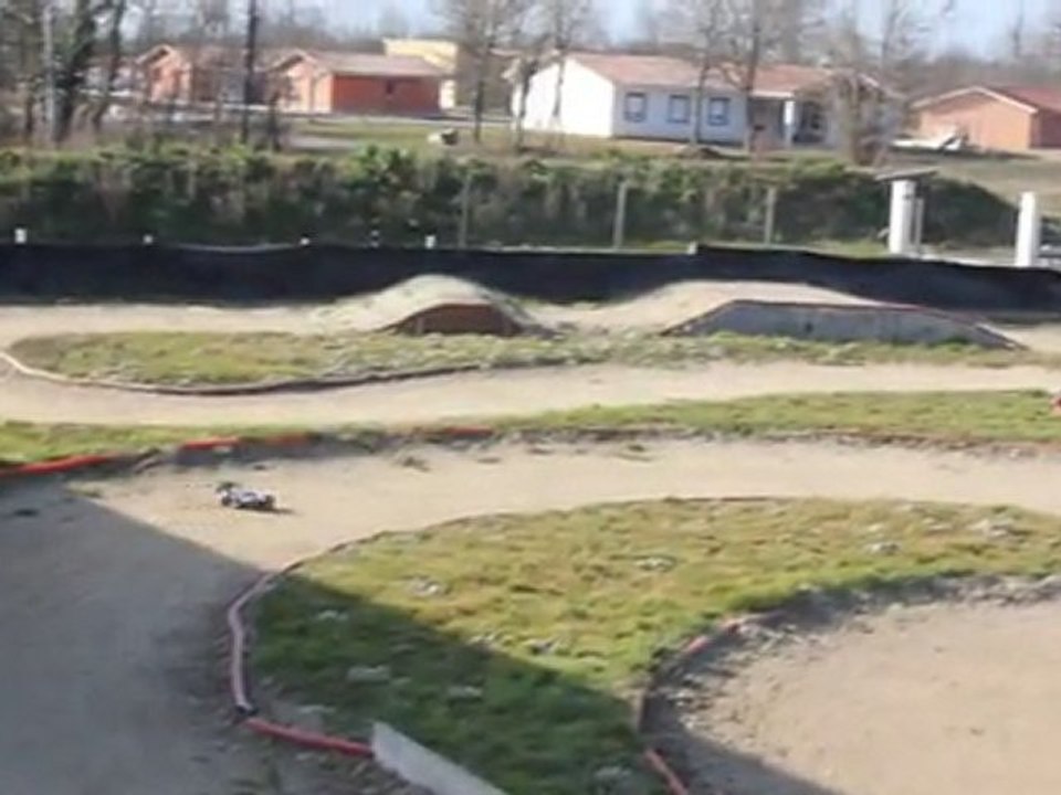1 tour de piste du Heugas Racing Club avec un HPI VORZA brushless