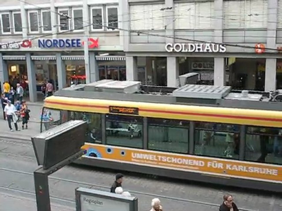 Karlsruhe, Allemagne : tramway station