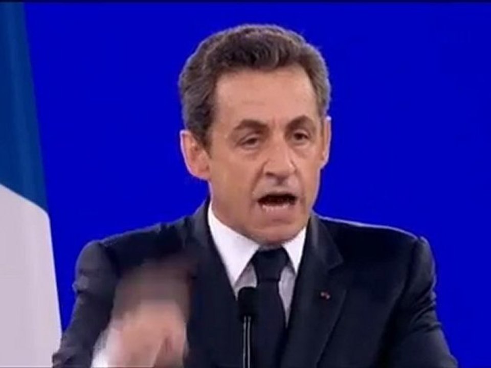 Sarkozy : "C'est la gauche qui a abandonné les banlieues"