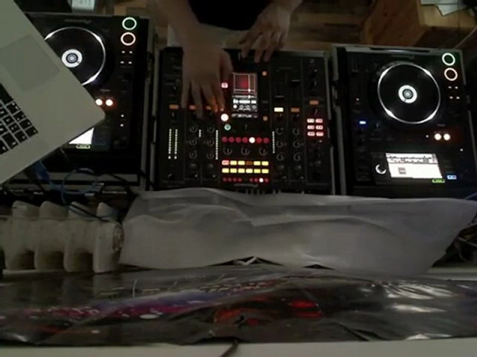 DJ NielSon on Vocal House