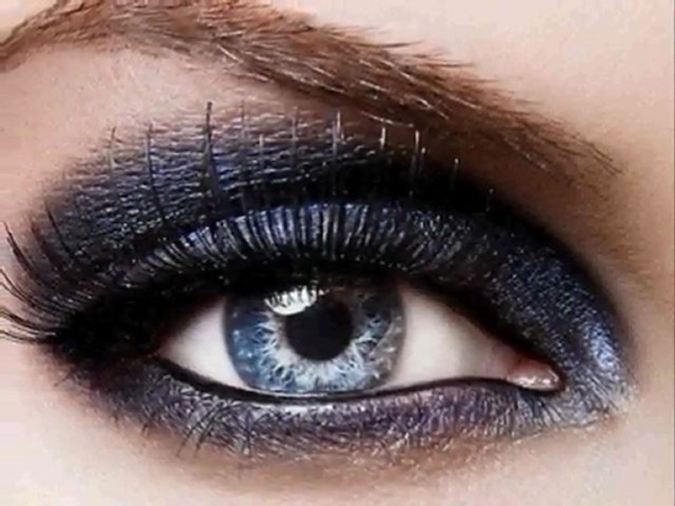 SALUT MARIN  ❤.  CARLA BRUNI    ❤.   2008