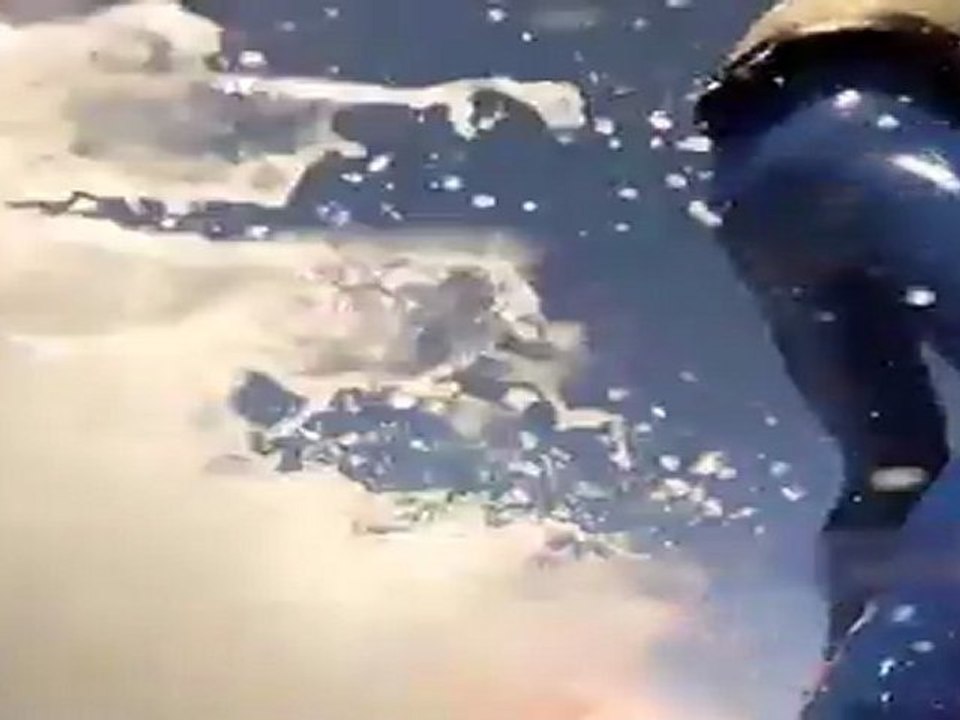 Floofy & Le Dauphin - Tow In Hossegor (Hiver 2012) - Surf