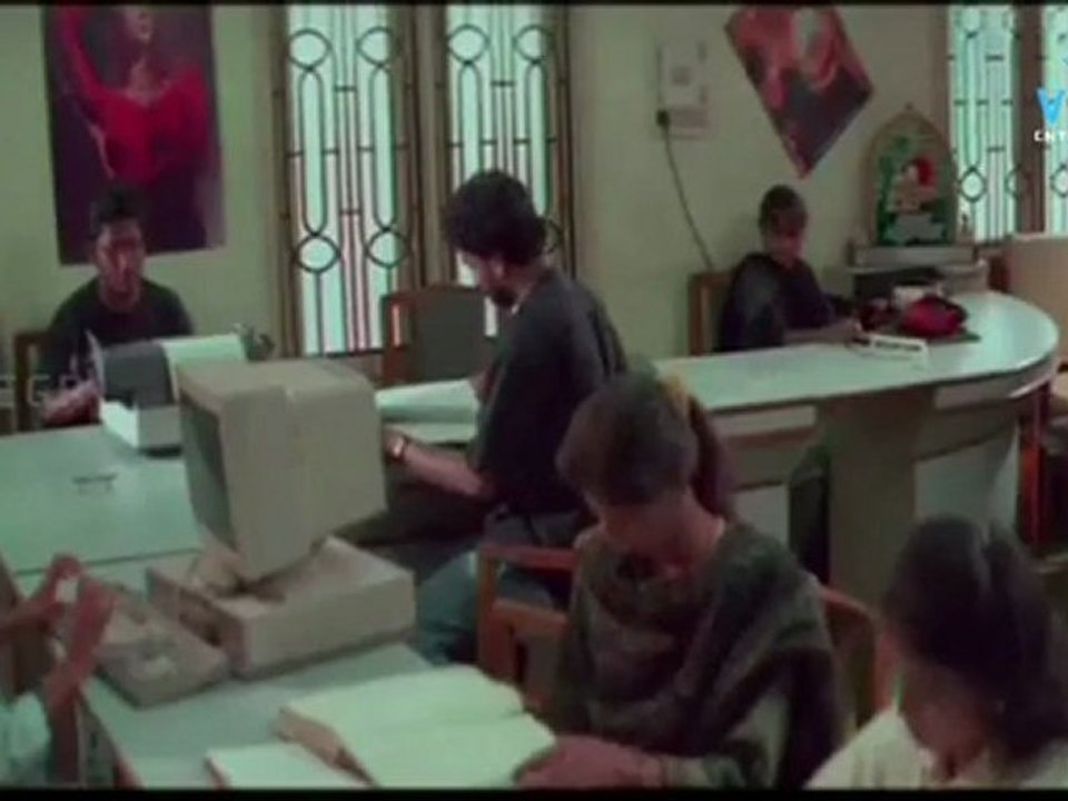 Avalukaga -  Ravi Teja Praised