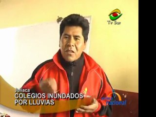 Juliaca Lluvias inundan banos en colegio