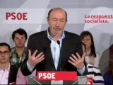 25M / Rubalcaba pide a Rajoy que se siente con los sindicatos a dialogar sobre la reforma laboral