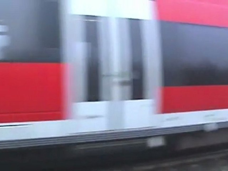 Voreifelbahn Haltepunkt Industriepark Meckenheim mit BR218 und BR644 im Nebel