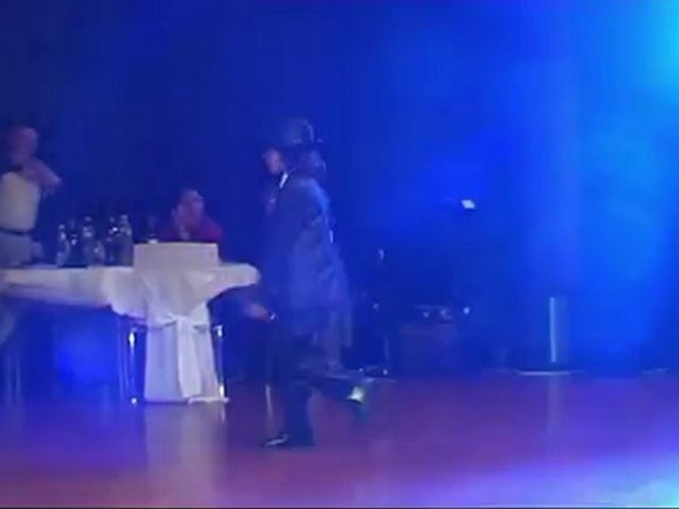 Michael Jackson junior (Nico Jackson 9 years) dancing Dangerous net