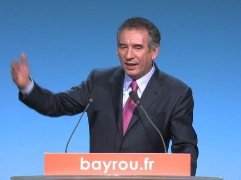 François Bayrou défend les langues régionales à Toulouse