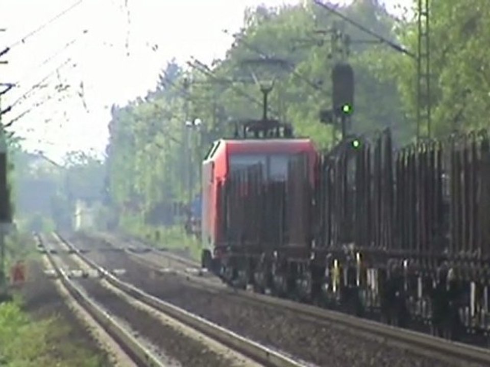 Unkel am Rhein, rechte Rheinstrecke und Güterzüge, BR152, BR185