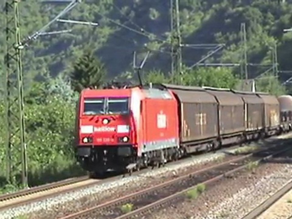 Züge bei Kestert a. Rhein, MRCE BR189, Crossrail BR185, Railion BR185, BR152, 2x BR101, BR145