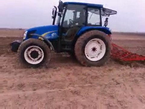 NEW HOLLAND TL100A AYÇİÇEK YERLERİNİ HAZIRLIYOR...!!2012