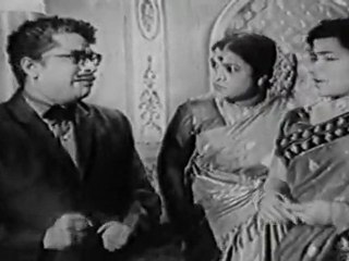 Kadhal Vahanam - Jayalalitha Gets Wounded