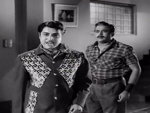 Penn Deivam - Major Sunderajan Helping Muthuraman