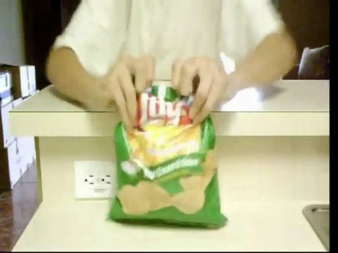 Seal a bag without using a bag clip !