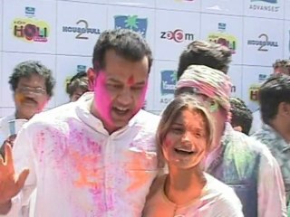 Television Stars Having Fun At A Holi Bash - TV News