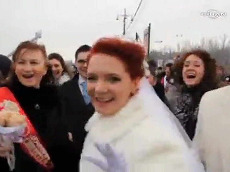 Rus gençlerin flash-mob gösterisi