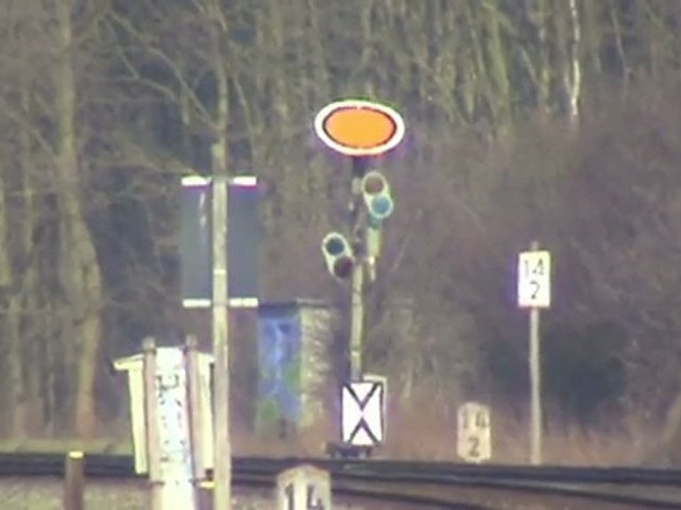 Nahverkehrszüge BR218 und BR644 auf Voreifelbahn beim Gewerbepark Meckenheim Teil 01 von 02