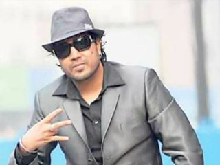 Mika Singh Bashes Up Budding Actor Sunny Gill - Bollywood Gossip