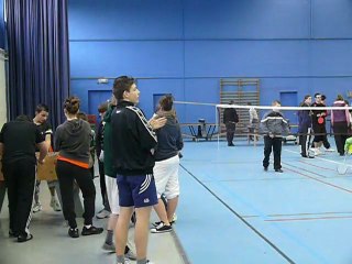 Froissy  : ping pong ou badminton ?