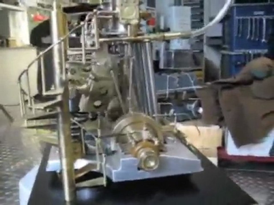 Modelldampfmaschine Henschel Dreizylinder Expansionsdampfmaschine 3000 PS