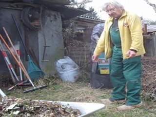 A2-B2 Hörverstehen Hexel Häckselarbeit Zerkleinerung im Garten