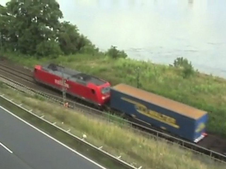 Bahnen am nördlichen Ortseingang von Neuwied am Rhein, 4x BR151, BR140, BR185