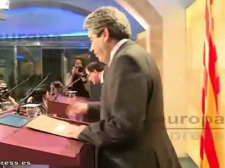 Mena no cree conveniente una huelga general