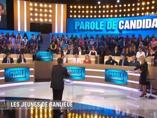 Vifs échanges entre Sarkozy et un habitant de la banlieue