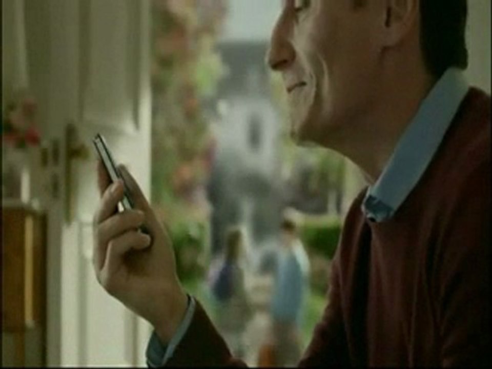 Apple Pub   Publicité iPhone 4S - SIRI parodie parody fafadi13