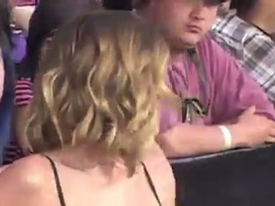 Jennifer Lawrence Stuns at Premiere