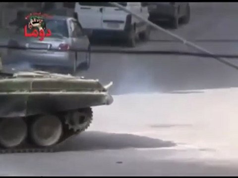 فري برس ريف دمشق اقتحام مدينة دوما بالدبابات و مداهمات عشوائية 13 3 2012