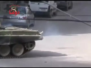 فري برس ريف دمشق اقتحام مدينة دوما بالدبابات  و مداهمات عشوائية  13 3 2012