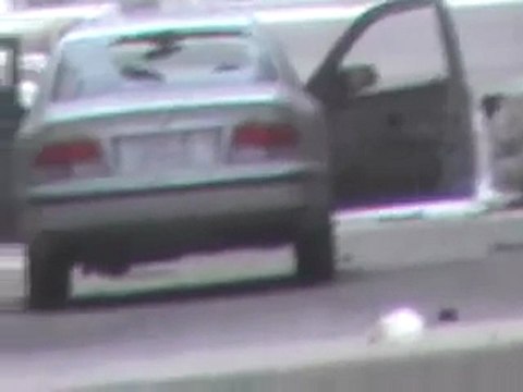 فري برس حمص باب السباع العدوية يابرهان ماذا لو كنت مكان هذا الرجل ماذا تفعل رجل في الشارع بعد قنصه من الشبيحة اين انتم ياااااااعرب ويا حكام