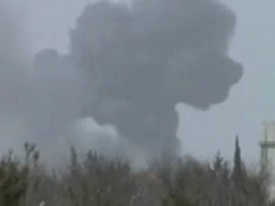 فري برس حمص القصير  انفجار ضخم اثر الانشقاق على حاجز الصوامع 13 3 2012