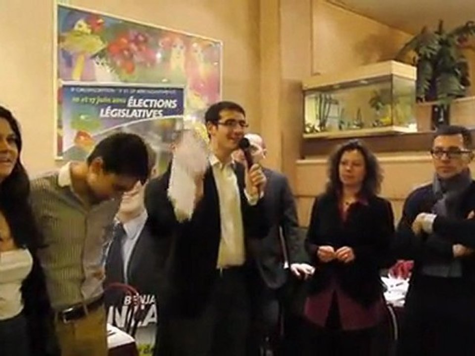 Débat avec le député Guy Geoffroy et Benjamin Lancar sur des questions d'éducation (ext.1)