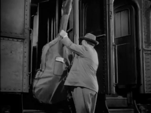 Strangers On A Train (1951) Alfred Hitchcock & the double bass