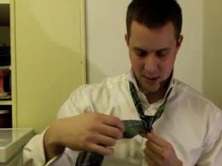 How to tie a tie: The Half-Windsor Knot