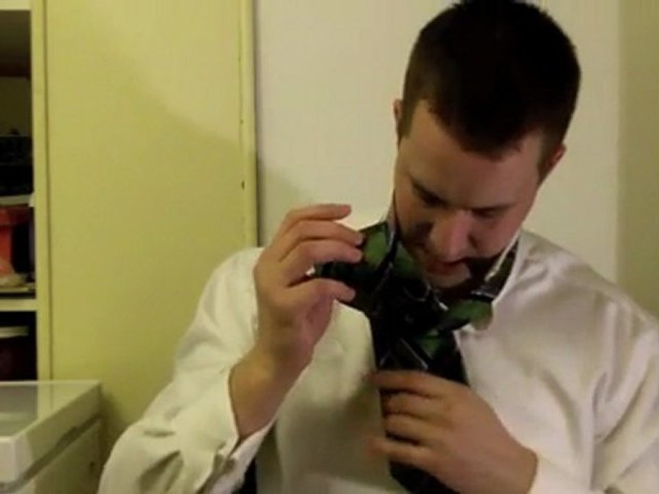 How to tie a tie: The Onassis Knot.