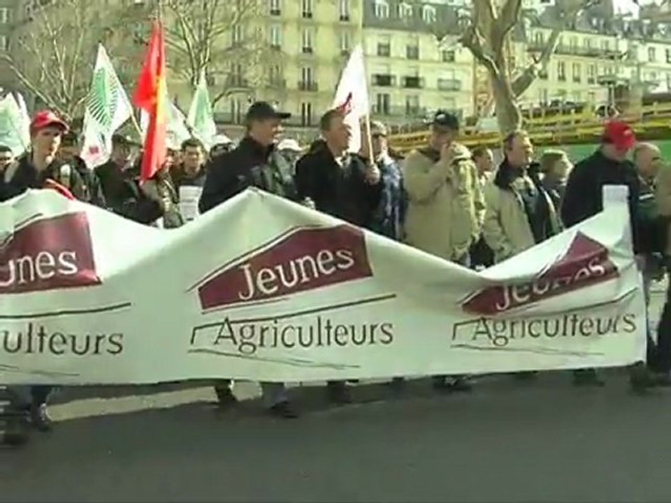 FNPL FNSEA JA Retour sur la manif Lactalis du lundi  19 mars