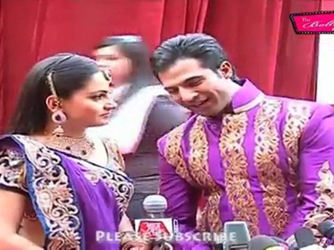 Elegant Couple Jiaa Manek & Mohammad Nazim At Star Parivaar Awards 2012