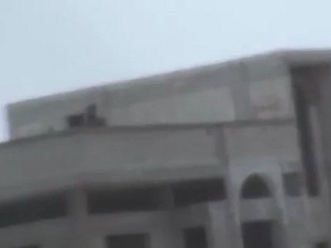 فري برس ريف دمشق مدينة ضمير تمركز القناصة على احد الابنية13 3 2012