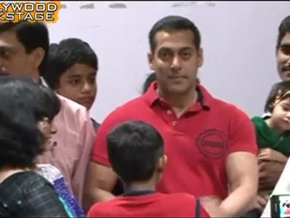 Salman Khan & Shahrukh Khan FIGHT over 1 rupee