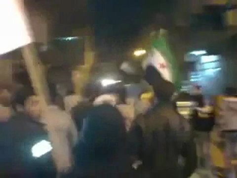 فري برس ريف دمشق زملكا مظاهرة مسائية رغم الحصار وتواجد عصابات الأسد في البلدة 13 3 2012 ج1